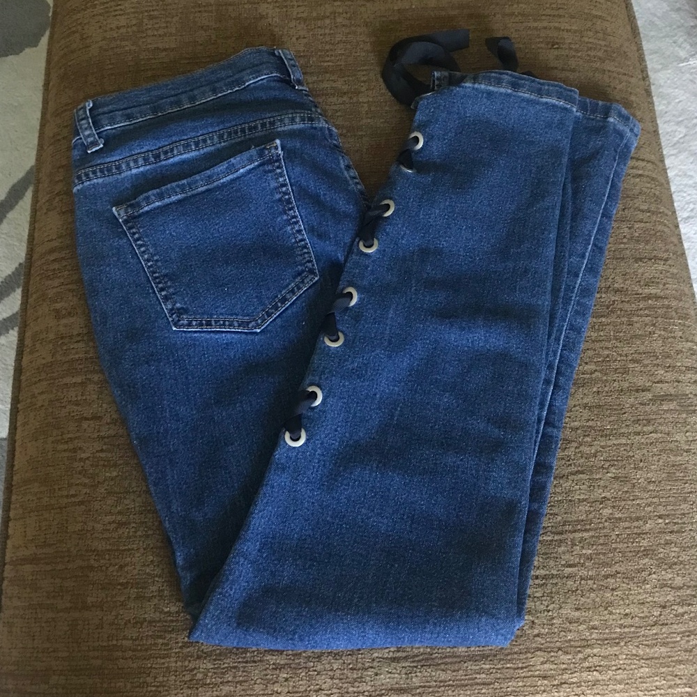 VENUS Jeans, Size 8, Medium to Dark Wash